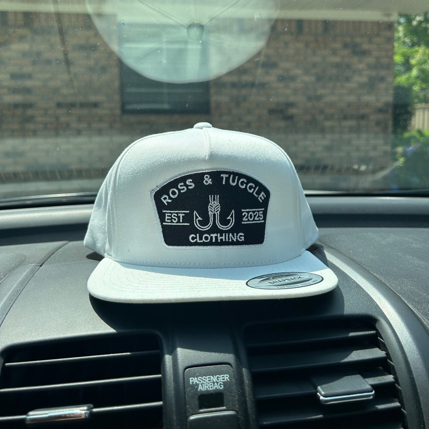 Hook Em' Hat